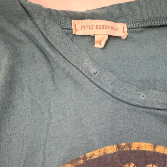 Urban Outfitters Blue Muscle Tee with Artistic Pattern - Picture 3 of 3